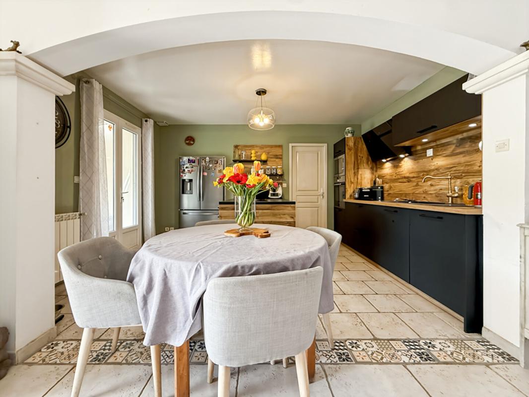 GRAVESON À VENDRE MAISON À GRAVESON - CENTRE VILLE AVEC PISCINE 6