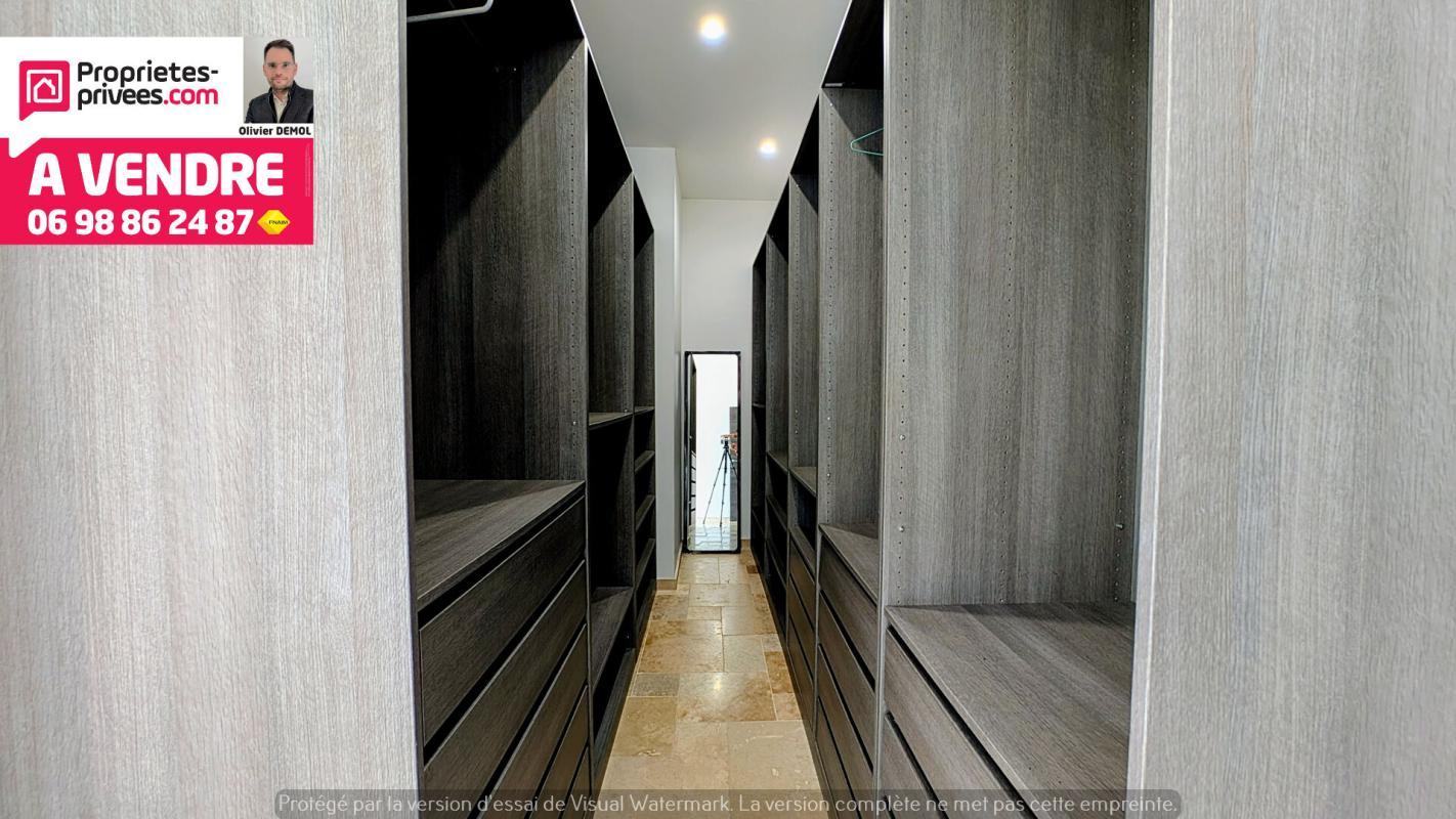 MONTAUROUX MAGNIFIQUE VILLA MODERNE ET PRESTATIONS HAUT DE GAMME 13