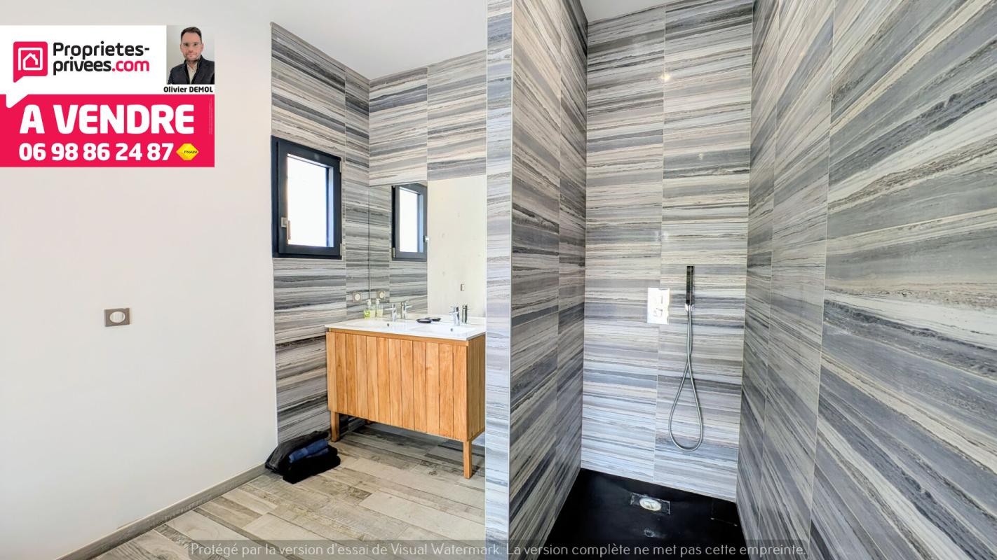 MONTAUROUX MAGNIFIQUE VILLA MODERNE ET PRESTATIONS HAUT DE GAMME 14