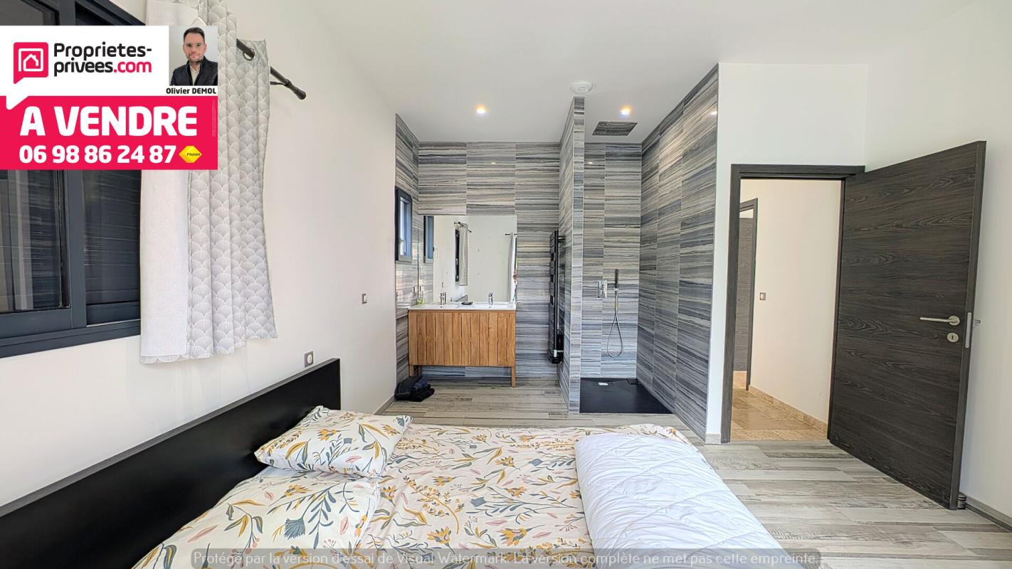 MONTAUROUX MAGNIFIQUE VILLA MODERNE ET PRESTATIONS HAUT DE GAMME 15