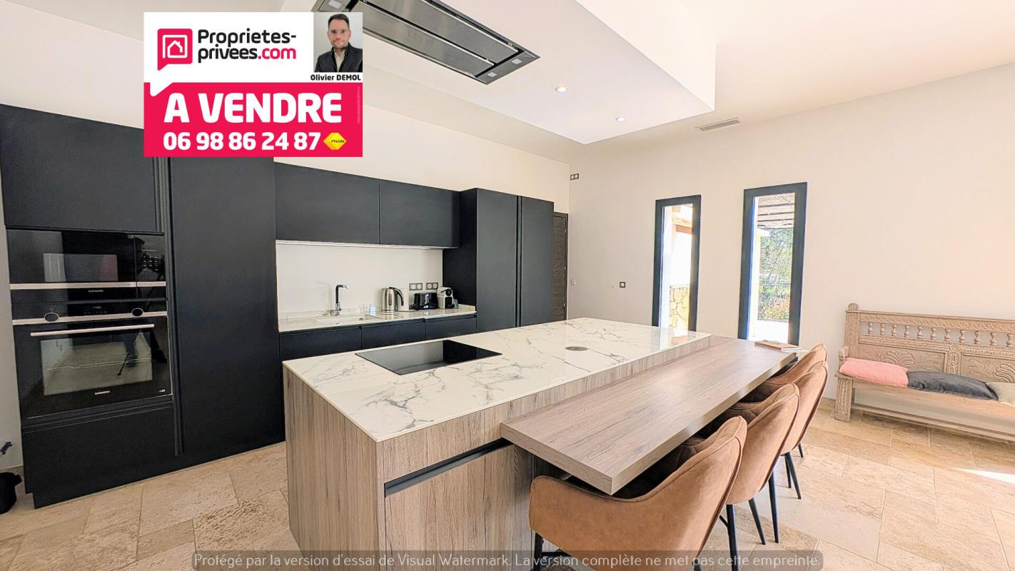 MONTAUROUX MAGNIFIQUE VILLA MODERNE ET PRESTATIONS HAUT DE GAMME 8