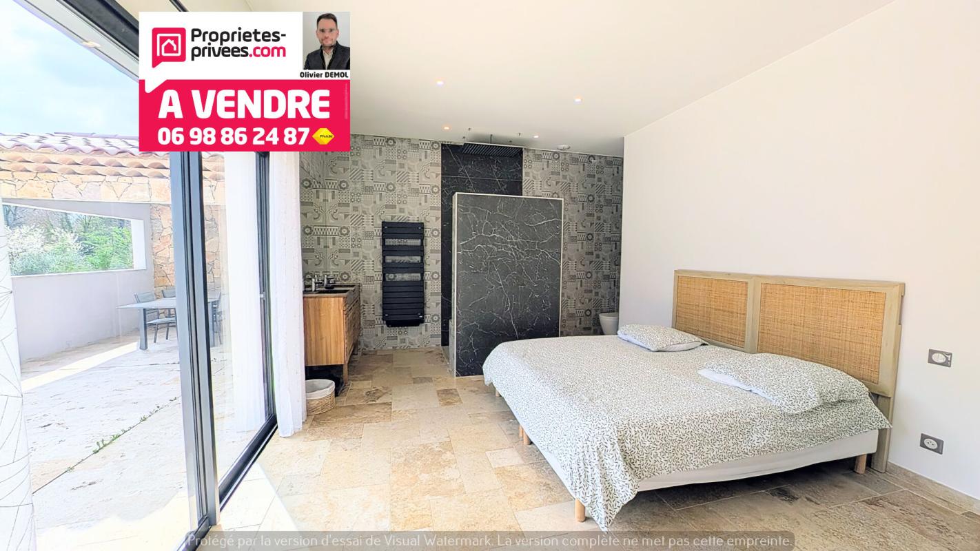 MONTAUROUX MAGNIFIQUE VILLA MODERNE ET PRESTATIONS HAUT DE GAMME 9