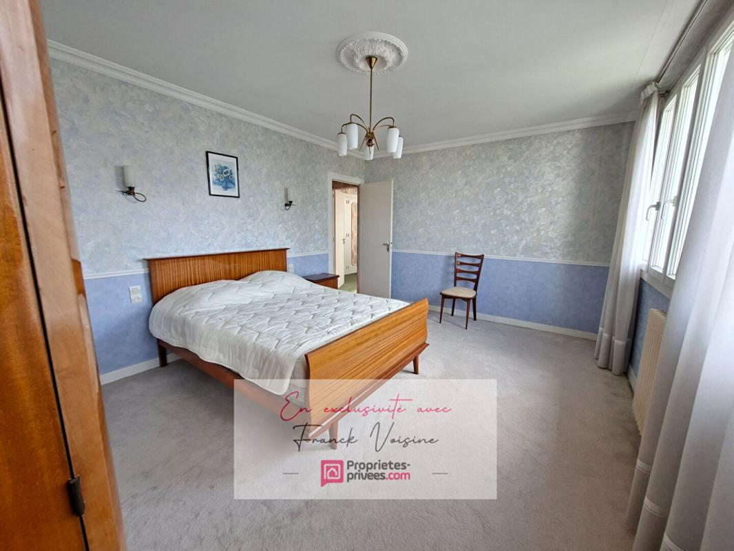 LES HERBIERS A VENDRE en exclusivité aux Herbiers, Maison de 140 m2 avec 4 Chambres et 1 bureau sur un terrain de 1062 m2 18