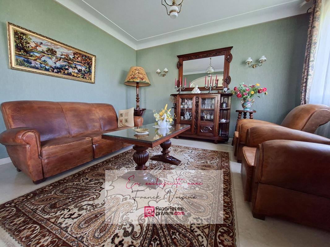 LES HERBIERS A VENDRE en exclusivité aux Herbiers, Maison de 140 m2 avec 4 Chambres et 1 bureau sur un terrain de 1062 m2 5