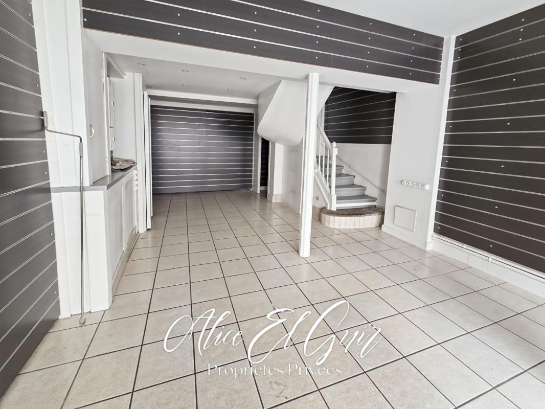 CARCASSONNE Carcassonne - Immeuble 1 commerce et 2 studios 1