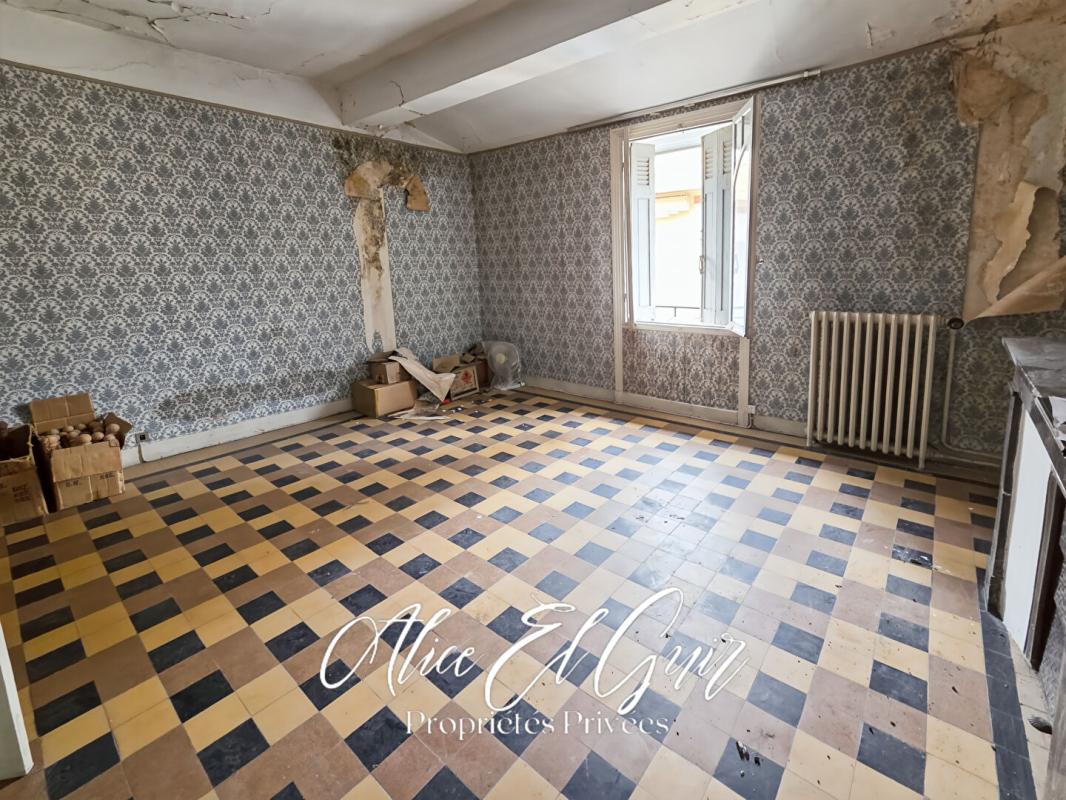 CARCASSONNE Carcassonne - Immeuble 1 commerce et 2 studios 11