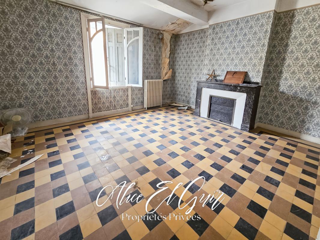 CARCASSONNE Carcassonne - Immeuble 1 commerce et 2 studios 12