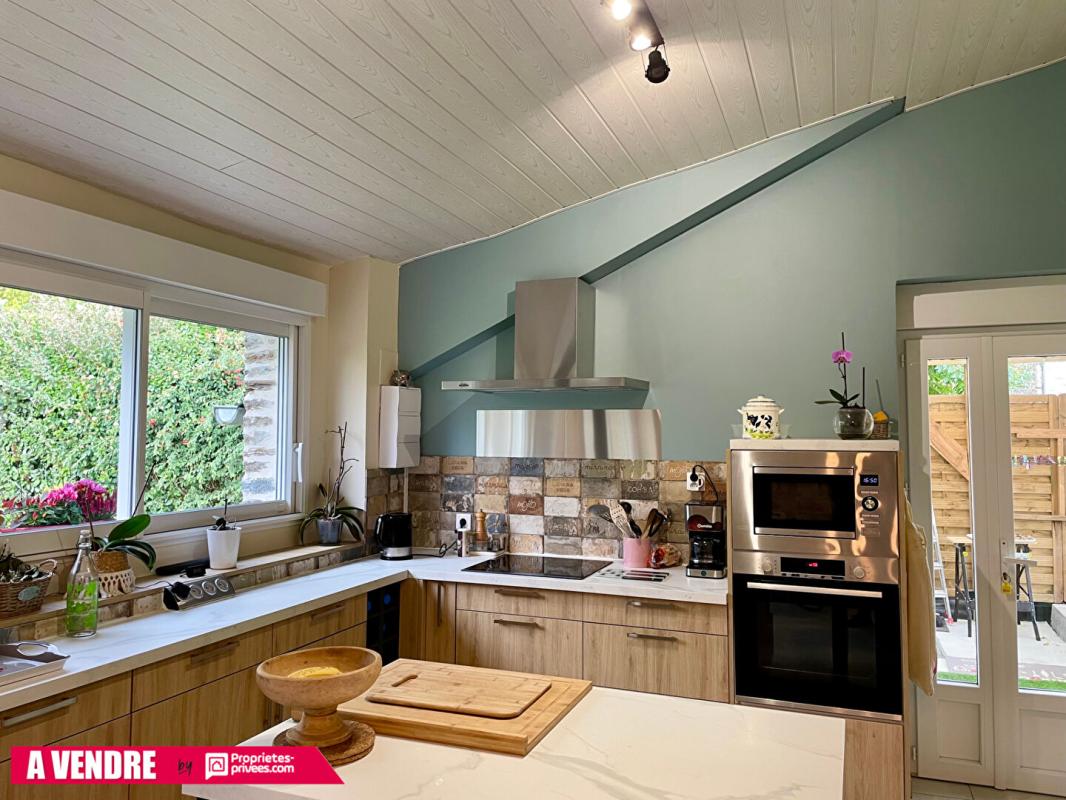 CARENTOIR Maison en pierre 100m2 dans le bourg 4