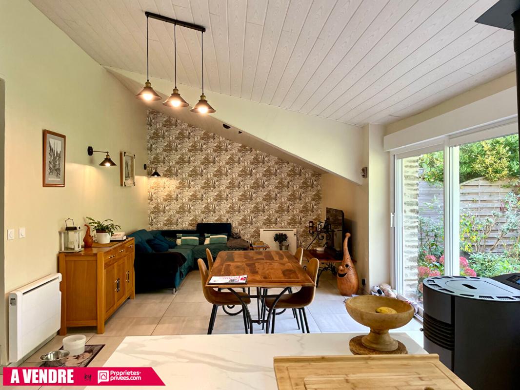 CARENTOIR Maison en pierre 100m2 dans le bourg 5