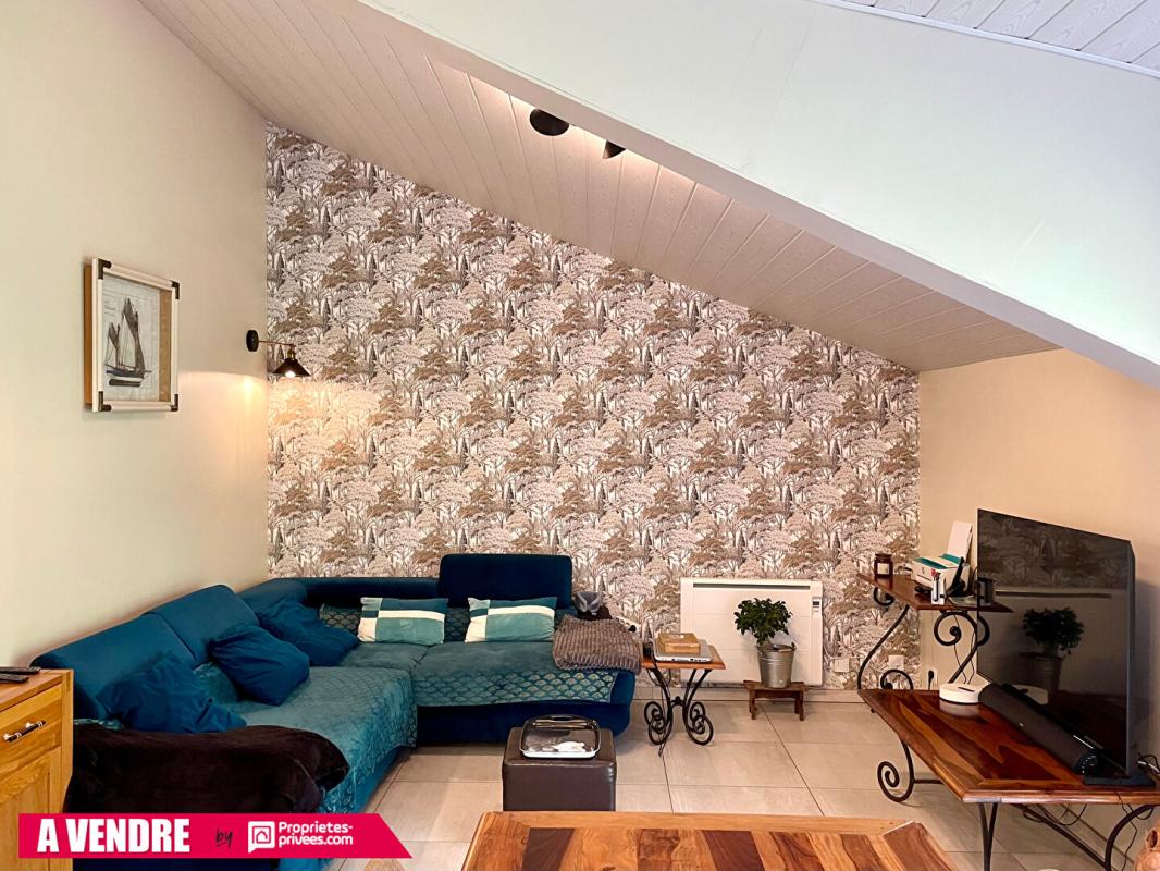 CARENTOIR Maison en pierre 100m2 dans le bourg 6