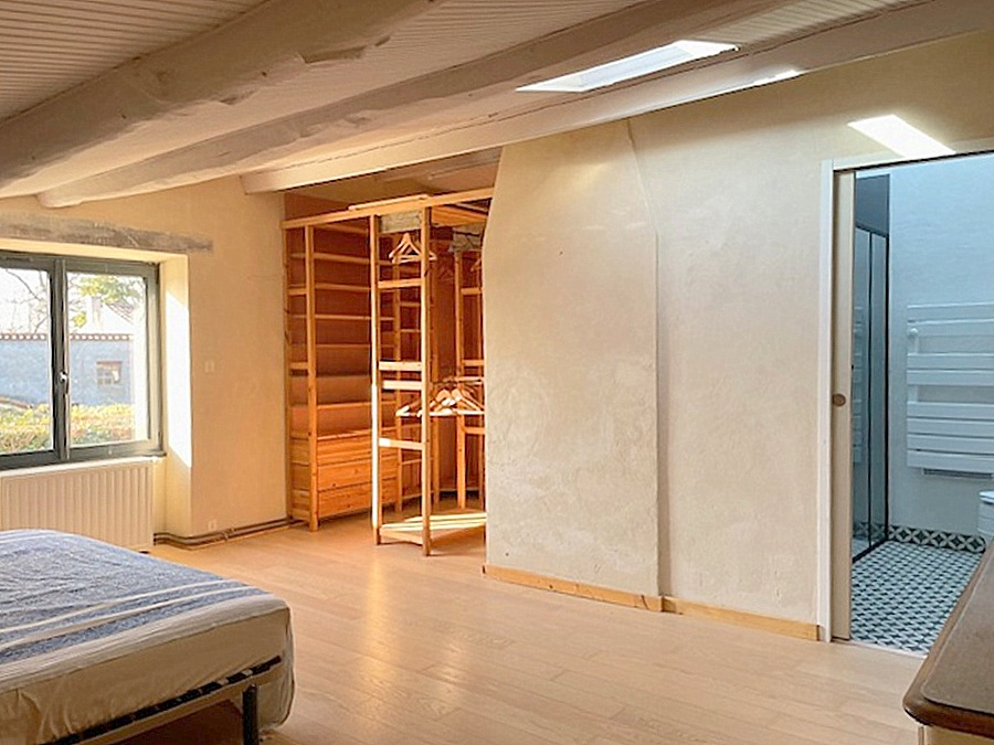 SAINT-JEAN-DE-LIVERSAY Maison en pierre 188 m² - Calme, terrain 9 000 m², piscine, 5 chambres, garage, dépendances 11