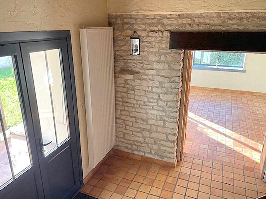 SAINT-JEAN-DE-LIVERSAY Maison en pierre 188 m² - Calme, terrain 9 000 m², piscine, 5 chambres, garage, dépendances 18