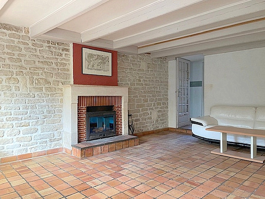 SAINT-JEAN-DE-LIVERSAY Maison en pierre 188 m² - Calme, terrain 9 000 m², piscine, 5 chambres, garage, dépendances 9