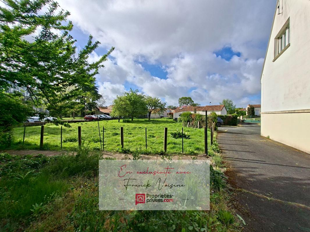 LES HERBIERS A VENDRE en Exclusivité aux Herbiers, Maison de 140 m2 avec 4 Chambres et 1 bureau sur un terrain constructible de 1700 m2 env 2