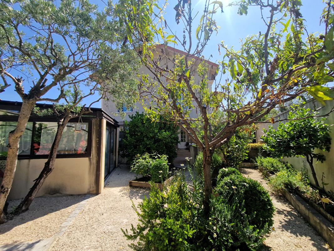 CHATEAURENARD Maison Chateaurenard 10 pièce(s) 202 m2 11