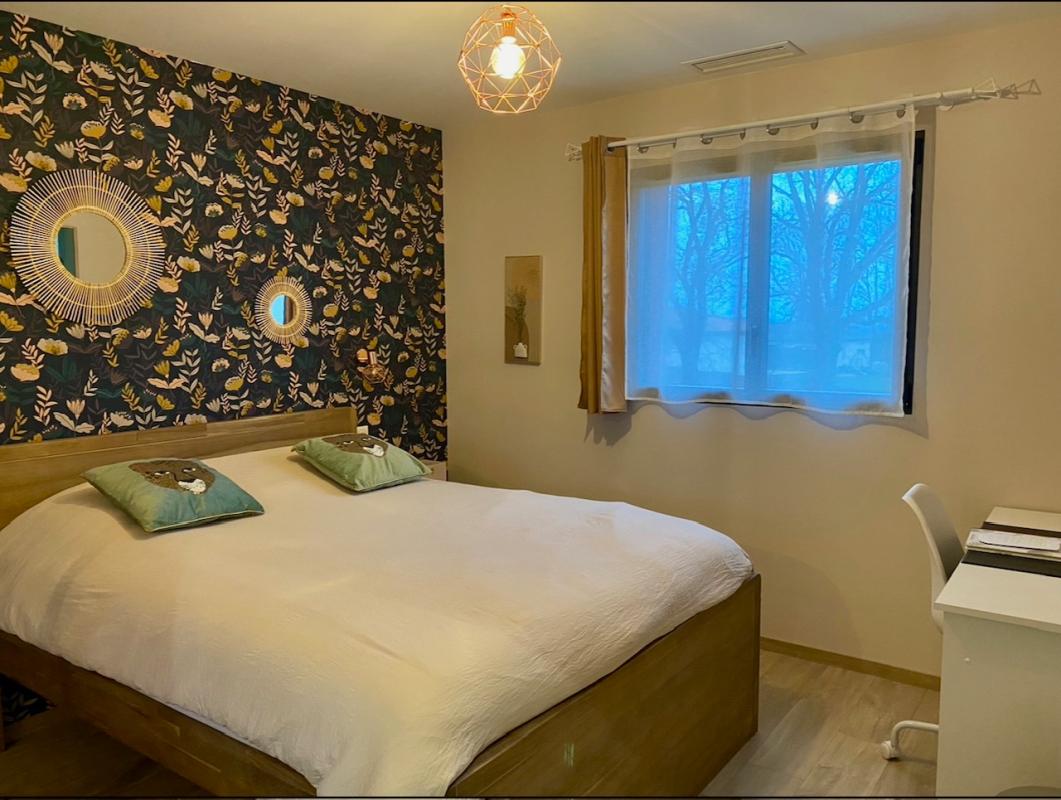 CONDAT-SUR-VIENNE Maison Condat Sur Vienne 8 pièce(s) 266 m2 10