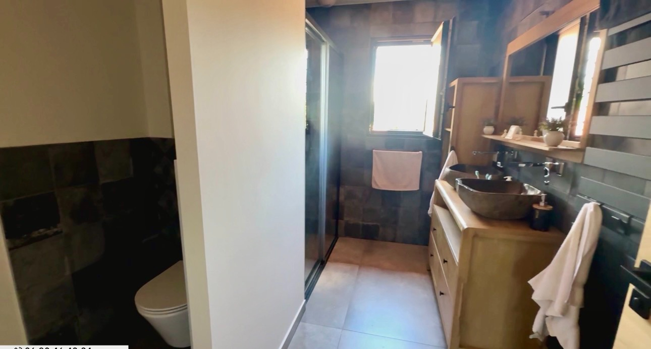 CONDAT-SUR-VIENNE Maison Condat Sur Vienne 8 pièce(s) 266 m2 17