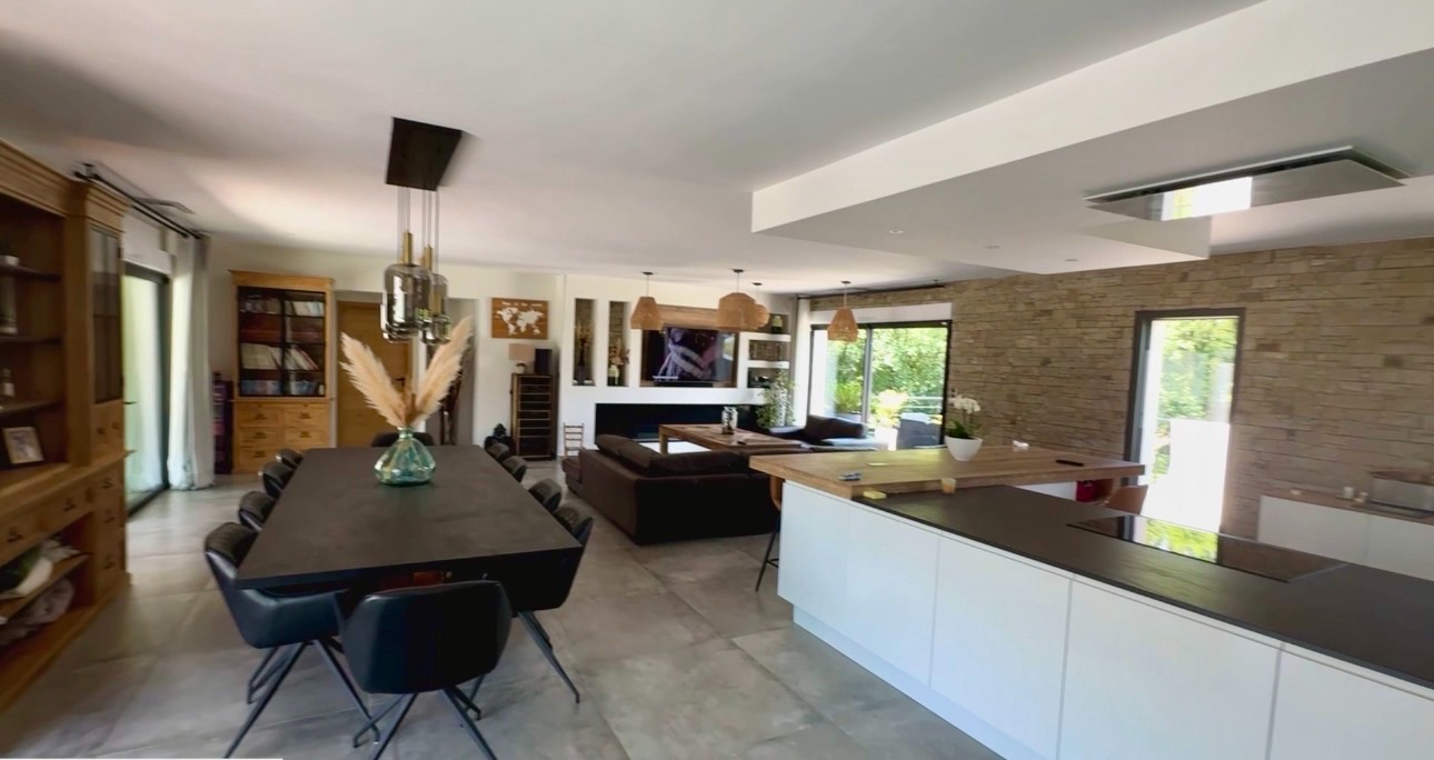 CONDAT-SUR-VIENNE Maison Condat Sur Vienne 8 pièce(s) 266 m2 5