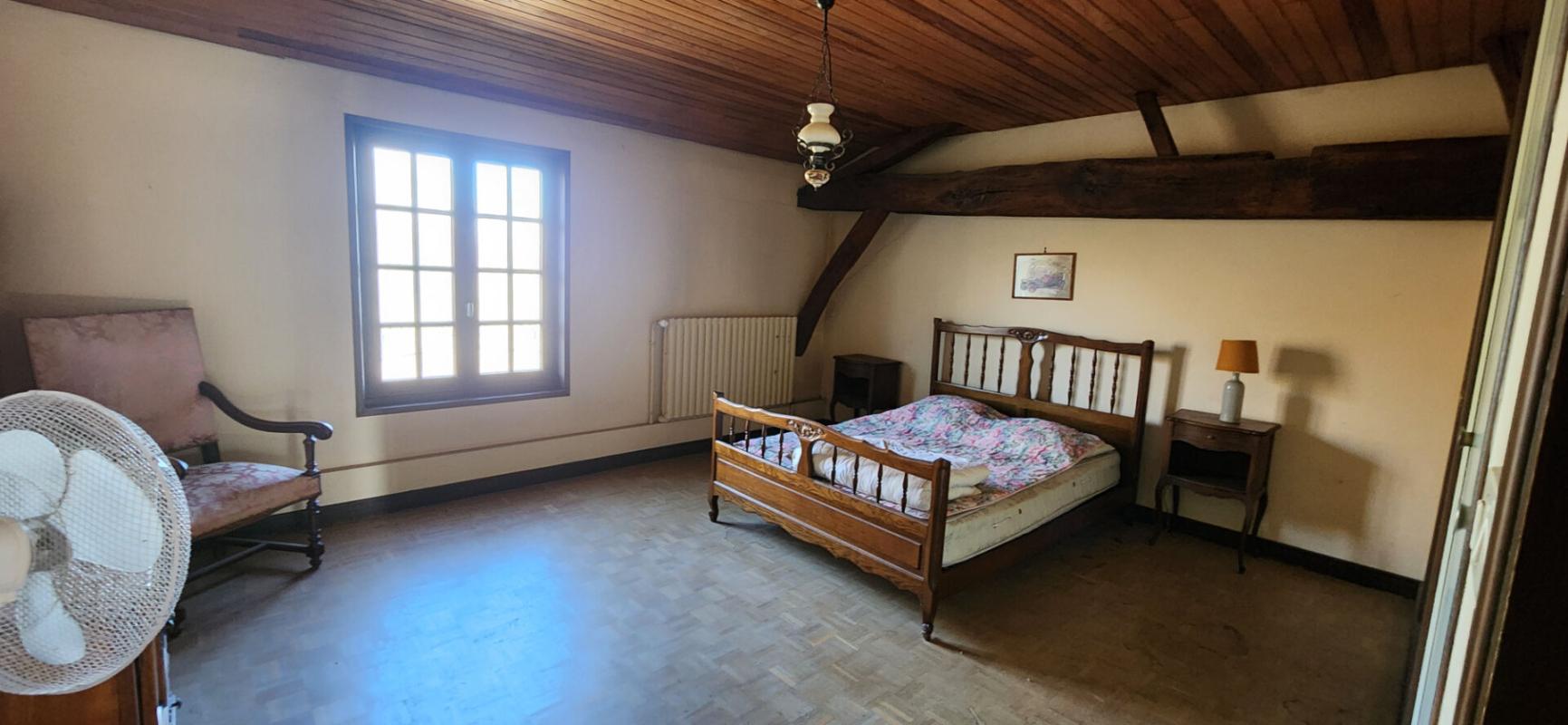 SAINT-REMY-EN-BOUZEMONT-SAINT-GENEST-ET-ISSON Maison Saint Remy En Bouzemont Saint Genest Et Isson 10 pièce(s) 300 m2 10