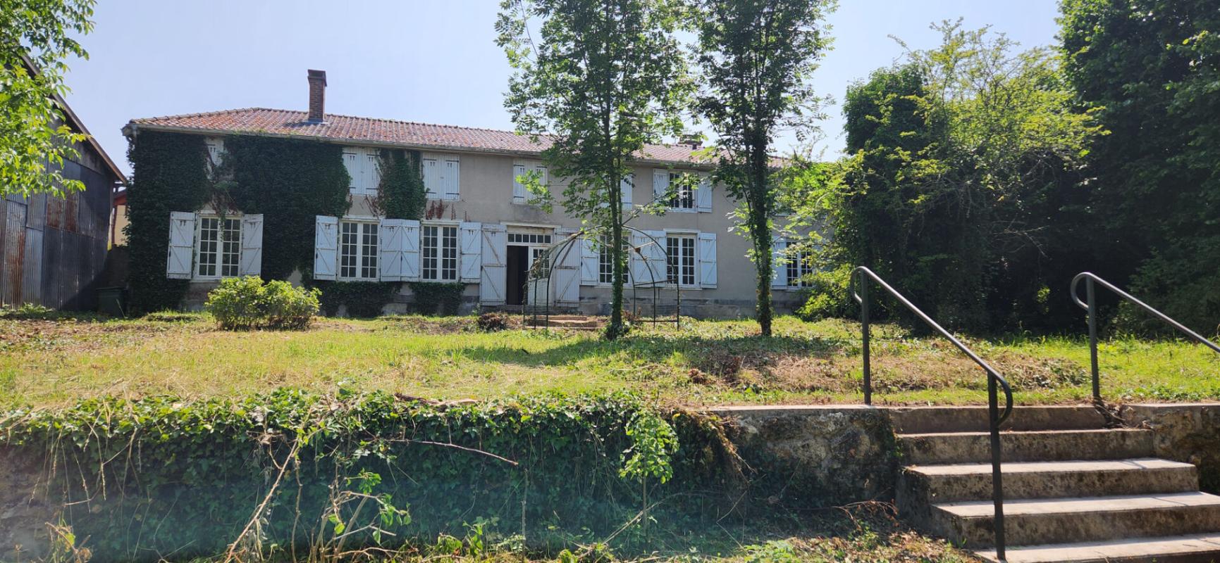 SAINT-REMY-EN-BOUZEMONT-SAINT-GENEST-ET-ISSON Maison Saint Remy En Bouzemont Saint Genest Et Isson 10 pièce(s) 300 m2 2