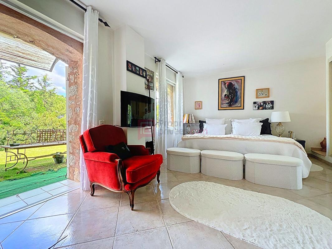 AURIBEAU-SUR-SIAGNE 06810 Auribeau-sur-Siagne ? Villa 4 pièces de caractère 8