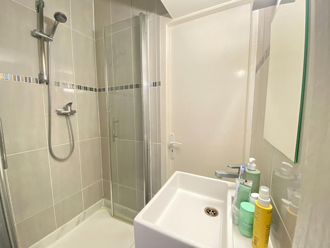 BORDEAUX Charmant appartement T4 Place Ste Eulalie à Bordeaux 8