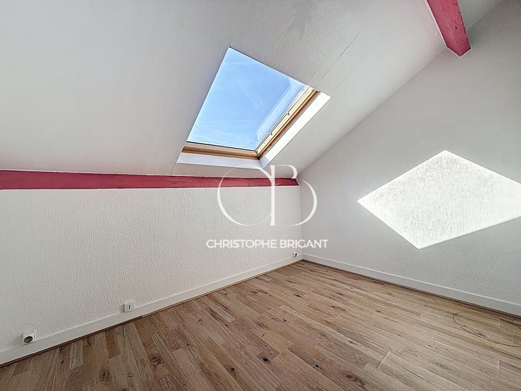 VILLEJUIF Maison Villejuif 10 pièce(s) 240 m2 11