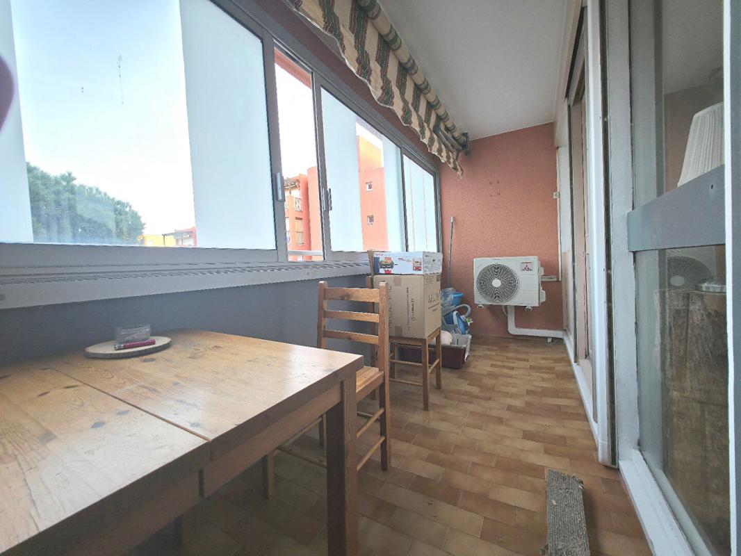 LE LAVANDOU Charmant  2 pièces à 3 minutes de la mer Idéal pied-à-terre ou investissement 28 m2 6