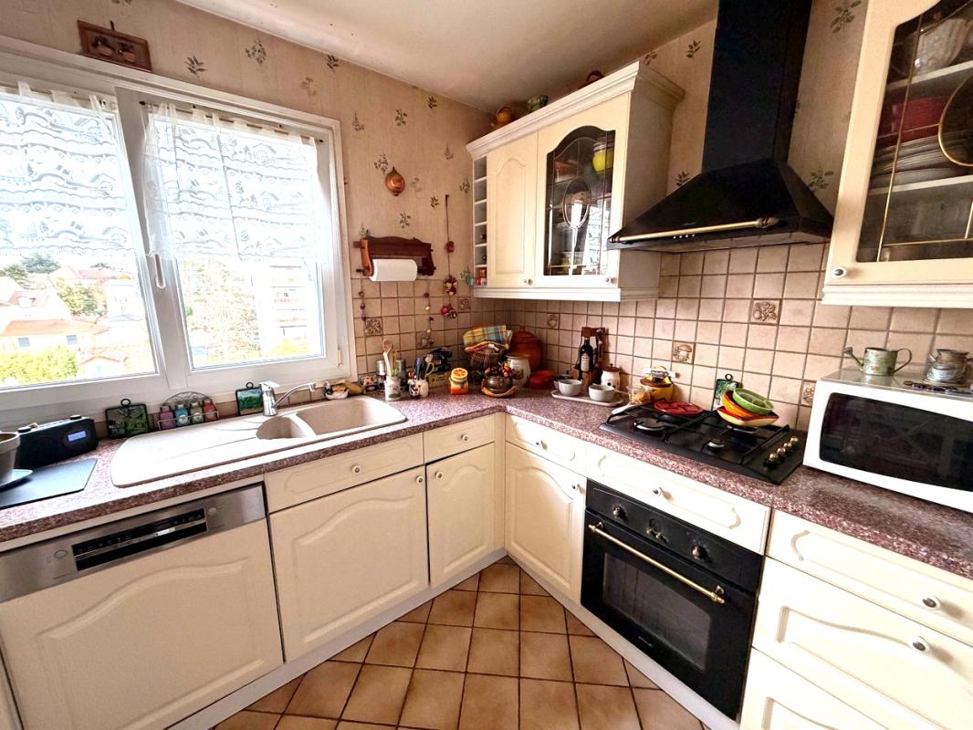 ENGHIEN-LES-BAINS Appartement Enghien Les Bains 3 pièce(s) 62,32 m2 2