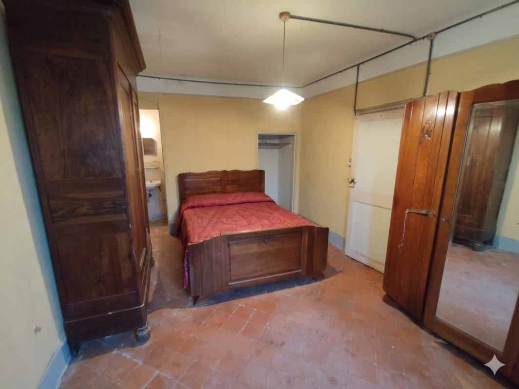 NARBONNE Narbonne Centre : Maison de Caractère de 171 m²  - T8  -  R+2 - avec Cour-Parking et Toit-Terrasse 9