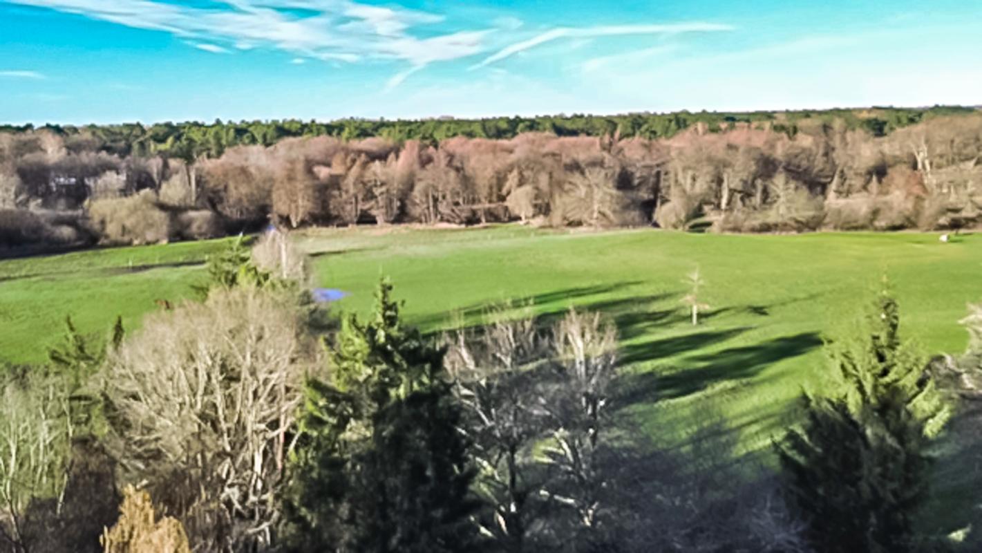 NEUVY-SUR-BARANGEON Maison Neuvy Sur Barangeon 6 pièce(s) 210 m2 18