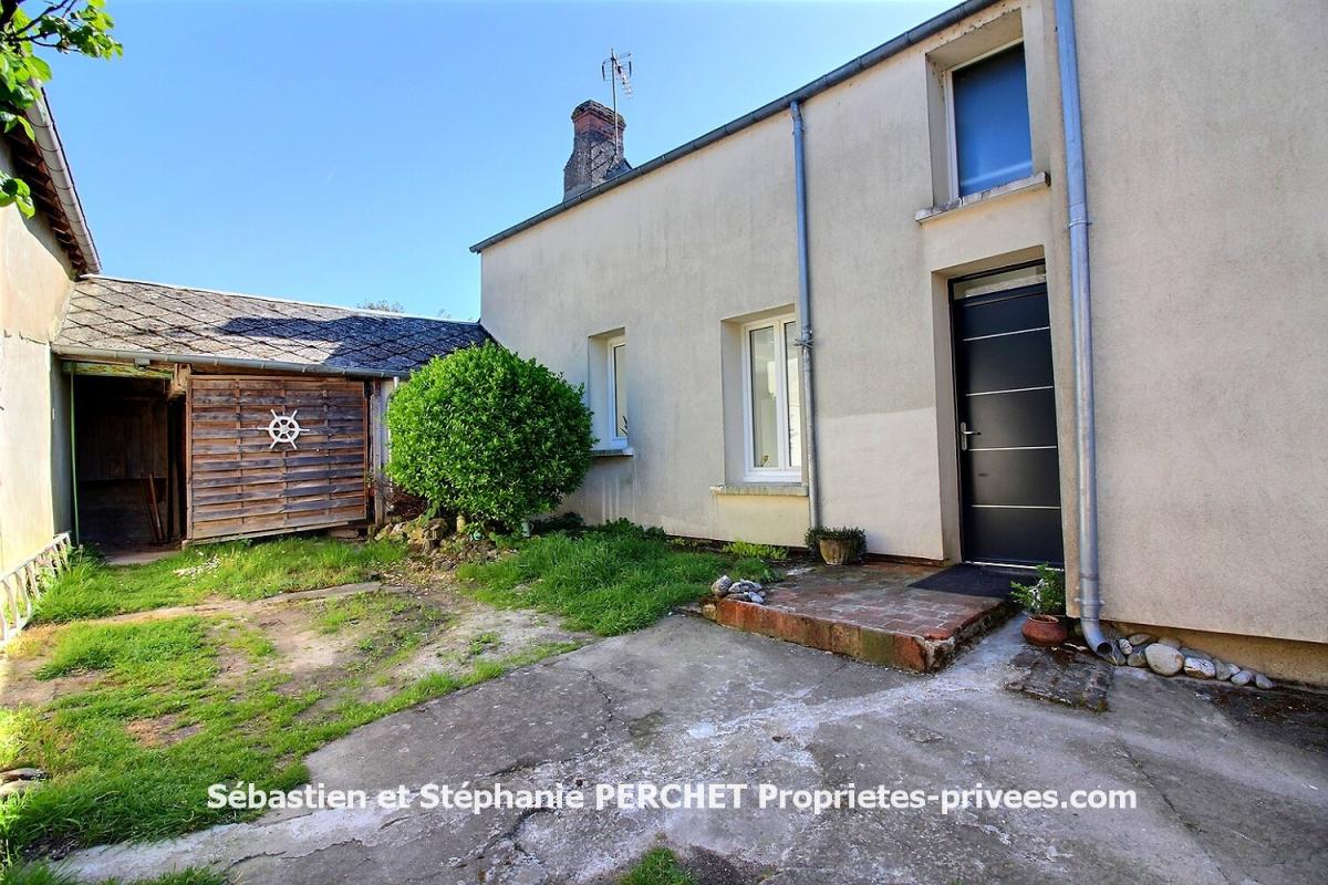 TERMINIERS Maison de village 3 chambres 150 m2 10