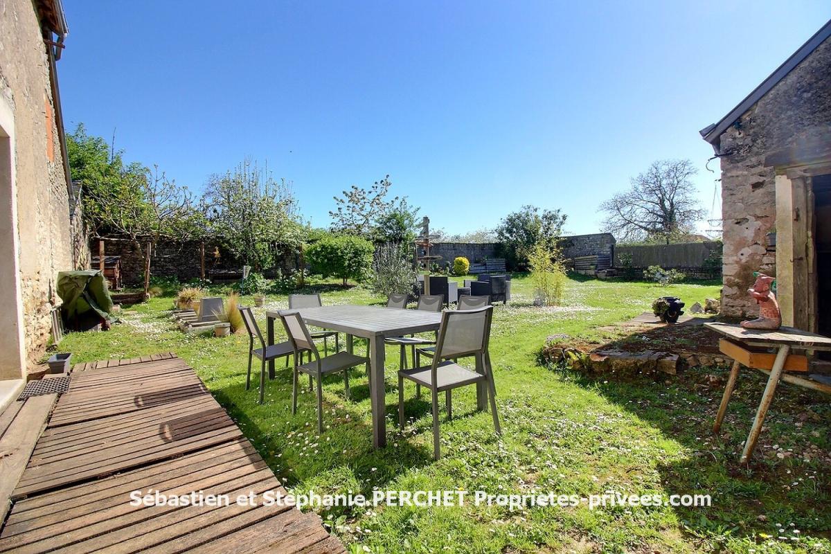 TERMINIERS Maison de village 3 chambres 150 m2 11