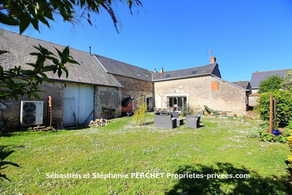 TERMINIERS Maison de village 3 chambres 150 m2 13