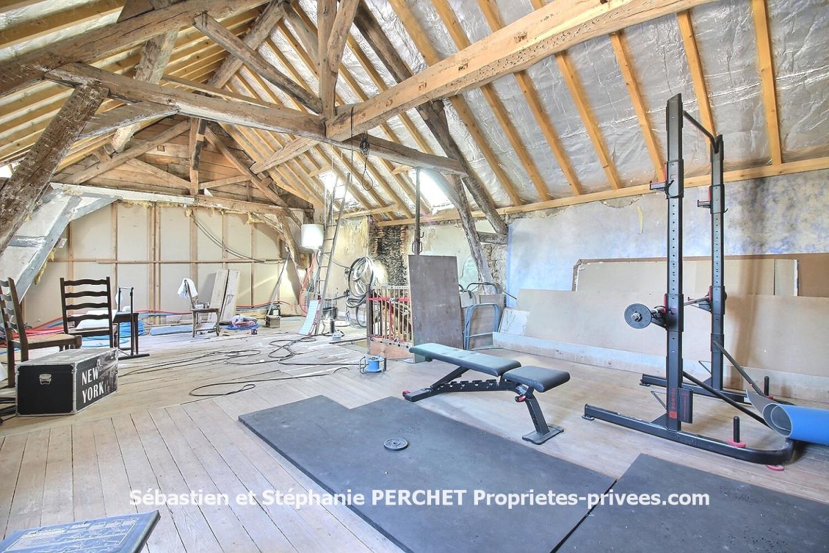 TERMINIERS Maison de village 3 chambres 150 m2 9