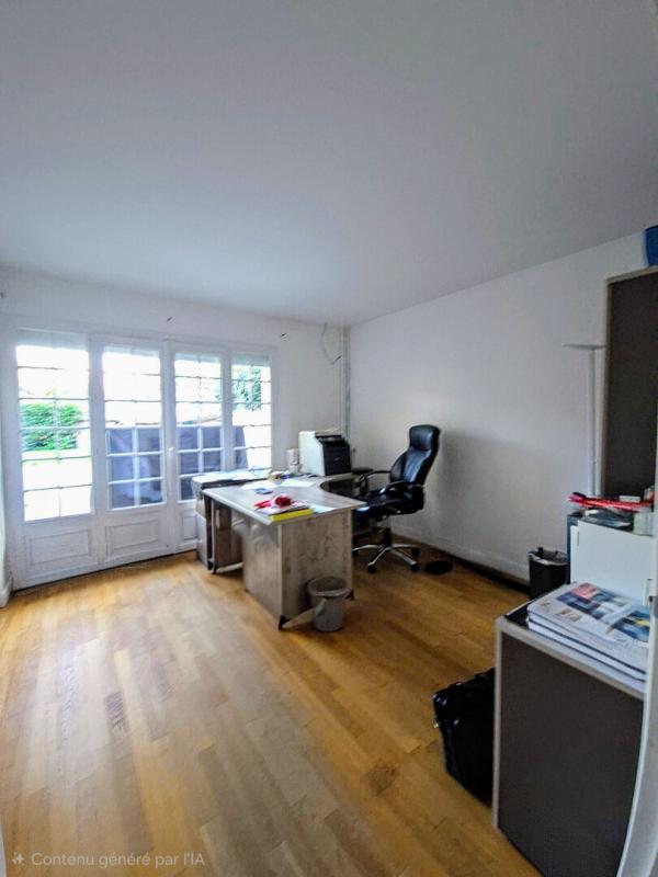 YERRES Yerres , Propriété de standing 205 m² , Piscine chauffée , Secteur recherché 8