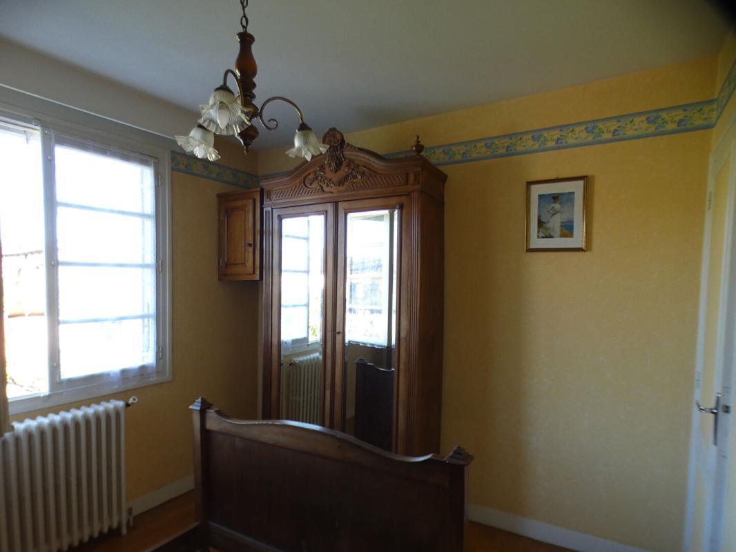 TERRASSON-LAVILLEDIEU Maison Terrasson Lavilledieu 3 chambres garge et jardin 11