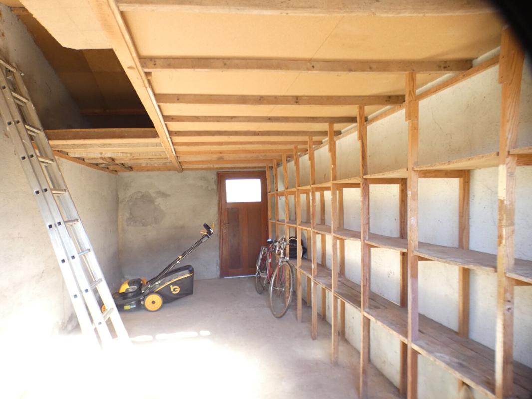 TERRASSON-LAVILLEDIEU Maison Terrasson Lavilledieu 3 chambres garge et jardin 14