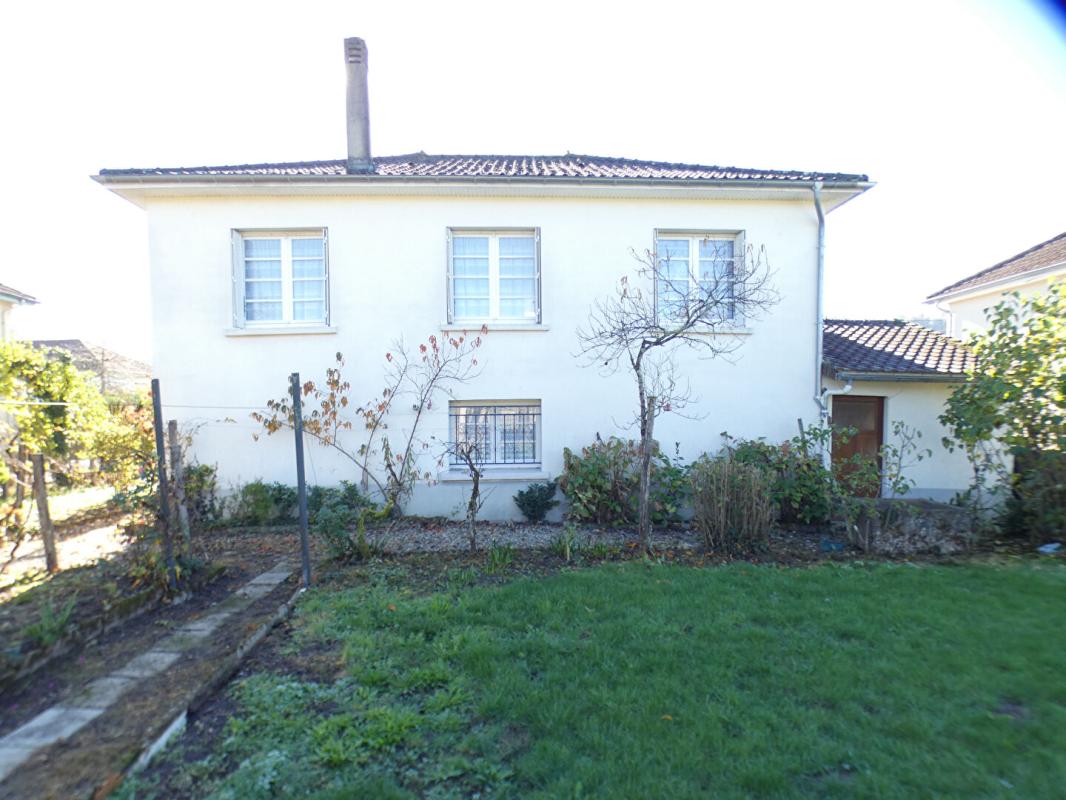 TERRASSON-LAVILLEDIEU Maison Terrasson Lavilledieu 3 chambres garge et jardin 3