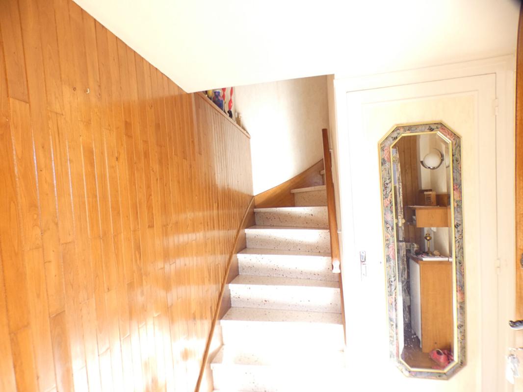 TERRASSON-LAVILLEDIEU Maison Terrasson Lavilledieu 3 chambres garge et jardin 5