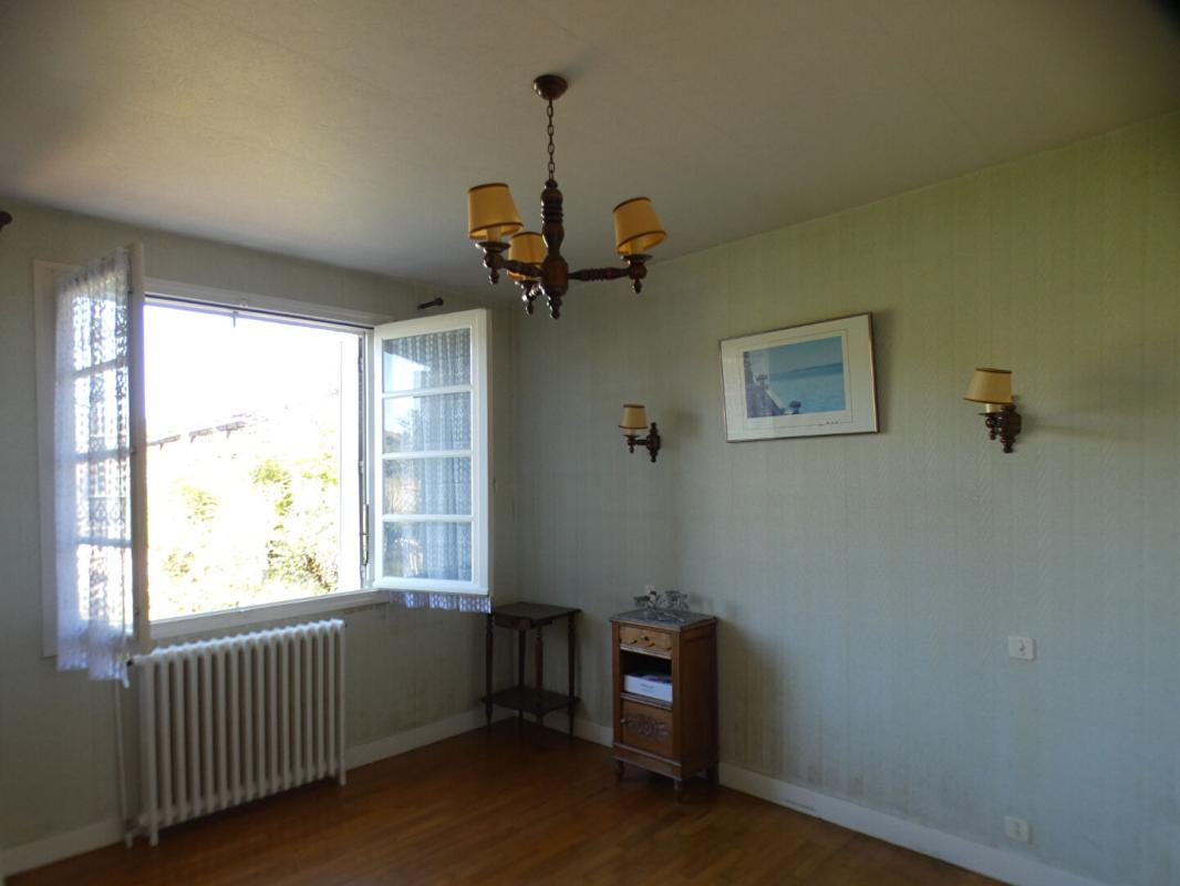 TERRASSON-LAVILLEDIEU Maison Terrasson Lavilledieu 3 chambres garge et jardin 9