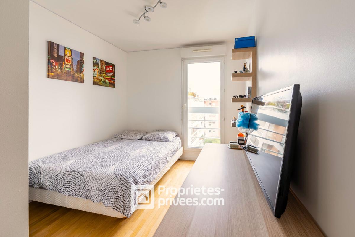 MASSY Bel appartement lumineux de 5 pièces sur Massy-Atlantis 12