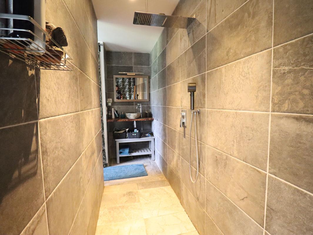 PESCHADOIRES Maison Peschadoires 7 pièce(s) 160 m2 environs + jardin +/-2000 m2 5