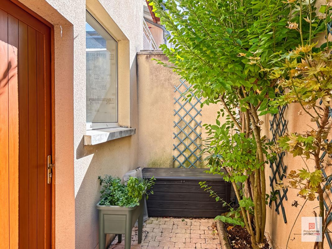 LA FLECHE Maison de Maitre - La Fleche 9 pièce(s) 244 m2 14