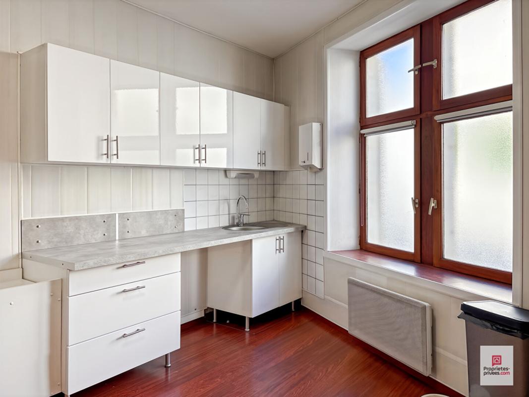 LA FLECHE Maison de Maitre - La Fleche 9 pièce(s) 244 m2 18