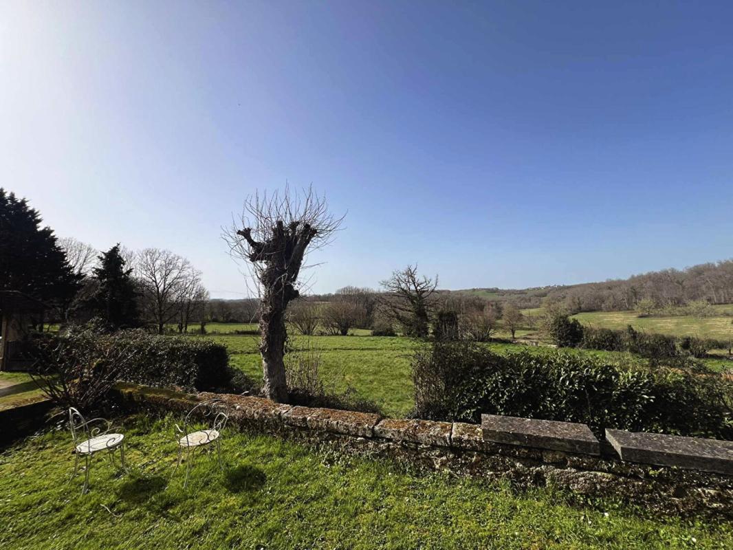 SAINT-GERMAIN-DES-PRES Maison Saint Germain Des Pres 12 pièce(s) 300 m2 17