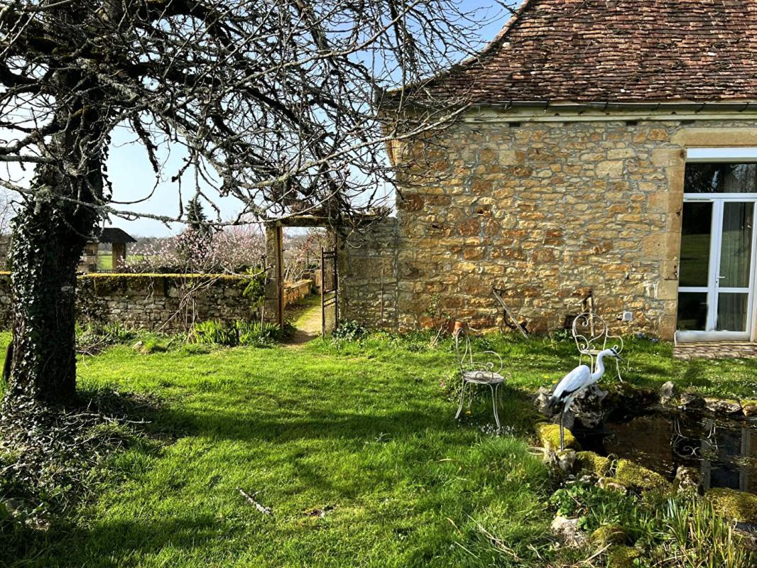 SAINT-GERMAIN-DES-PRES Maison Saint Germain Des Pres 12 pièce(s) 300 m2 18