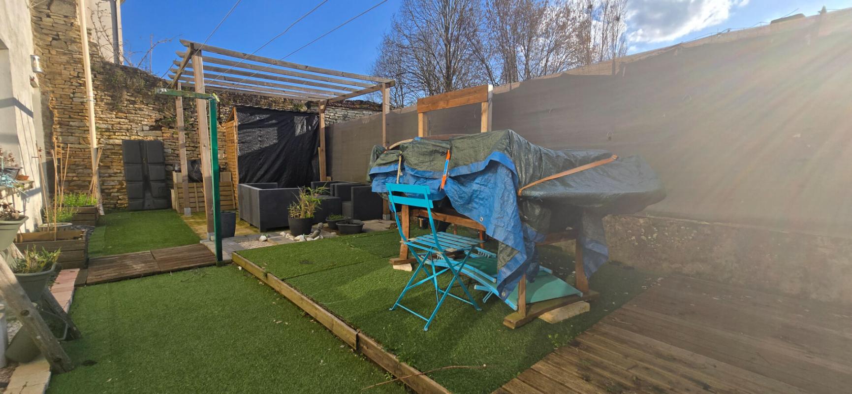 FRASNE-LE-CHATEAU ?Maison en pierre 146m² rénovée situé à Frasne-le-Château 15