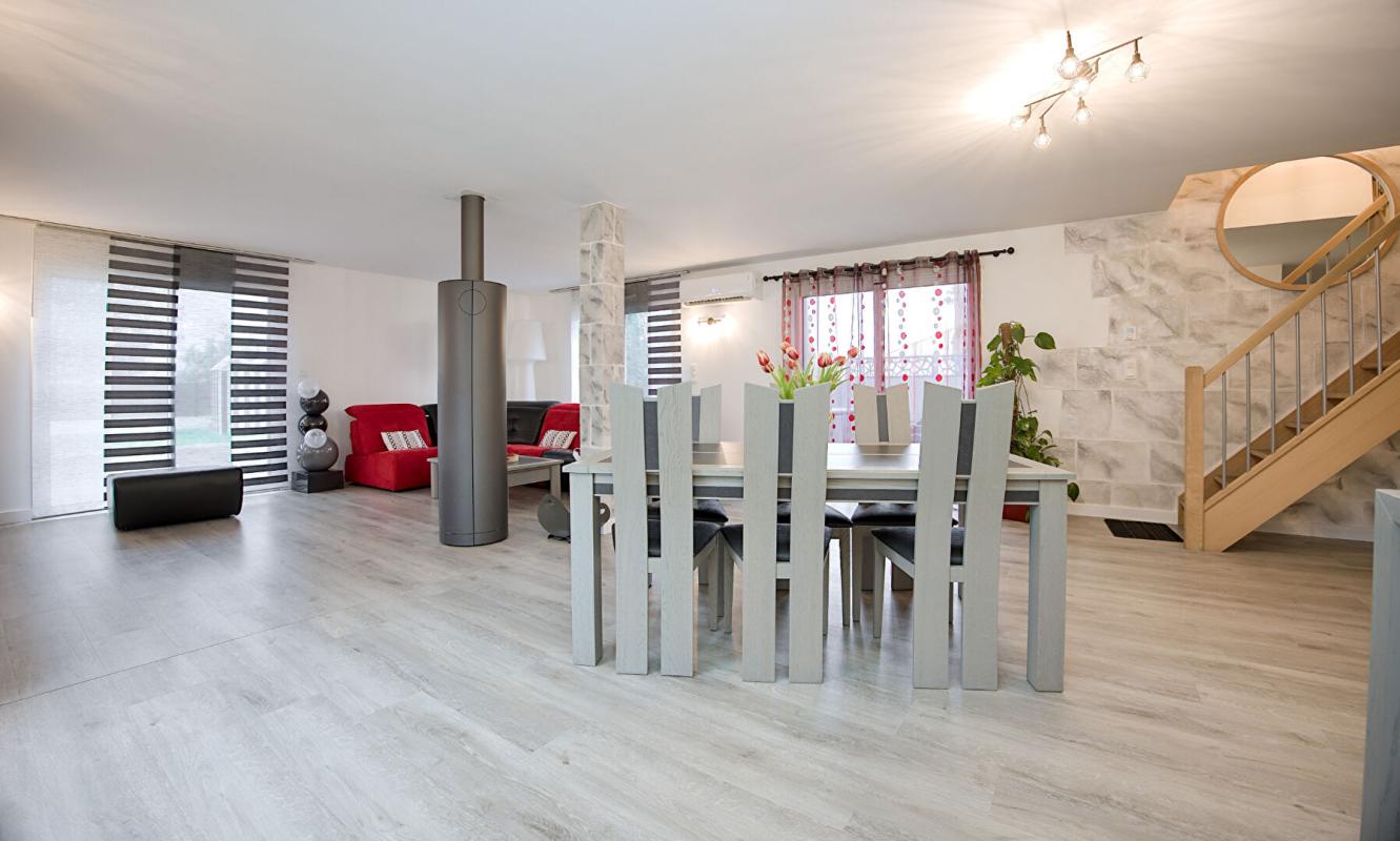 LA CHAPELLE-ACHARD Maison Les Achards 7 pièce(s) 180 m2 5