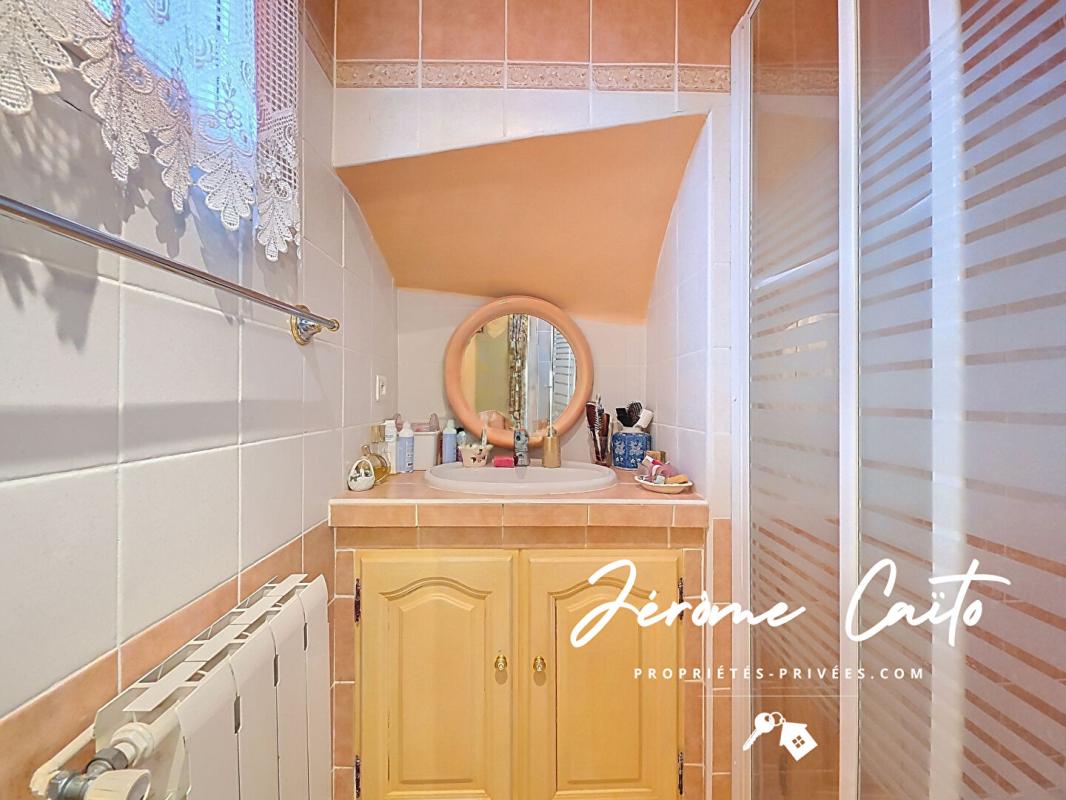 LE GRAU-DU-ROI Maison Le Grau Du Roi 4 pièce(s) 103 m2 - 3 chambres + garage + places de parking 11